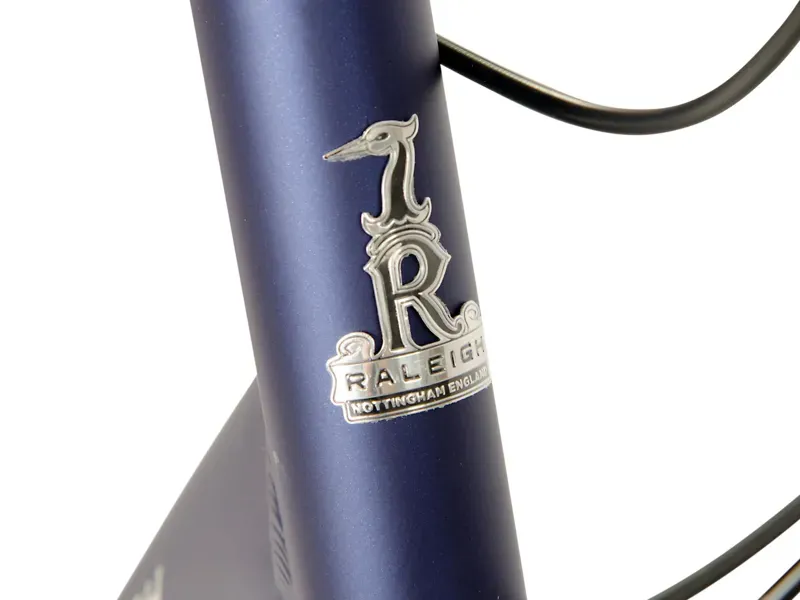 Raleigh Pioneer Tour Crossbar Hybrid Bike in Blue - Silver-7