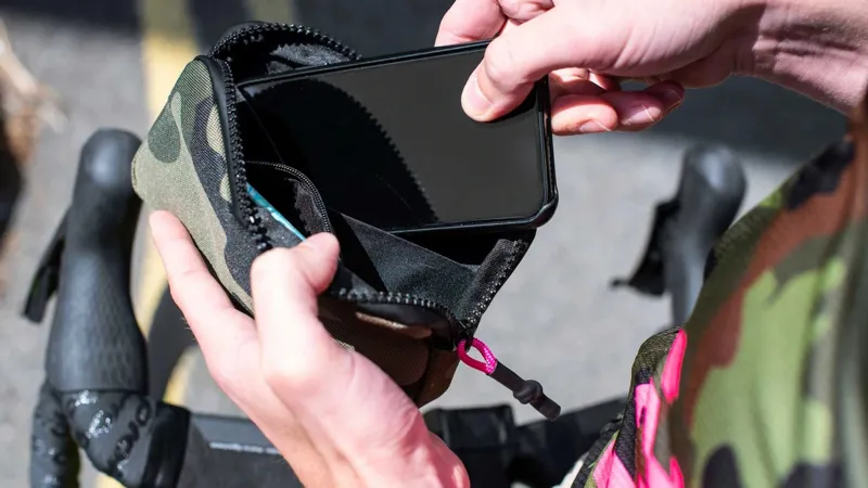 Muc-Off Essentials Case Camo-1