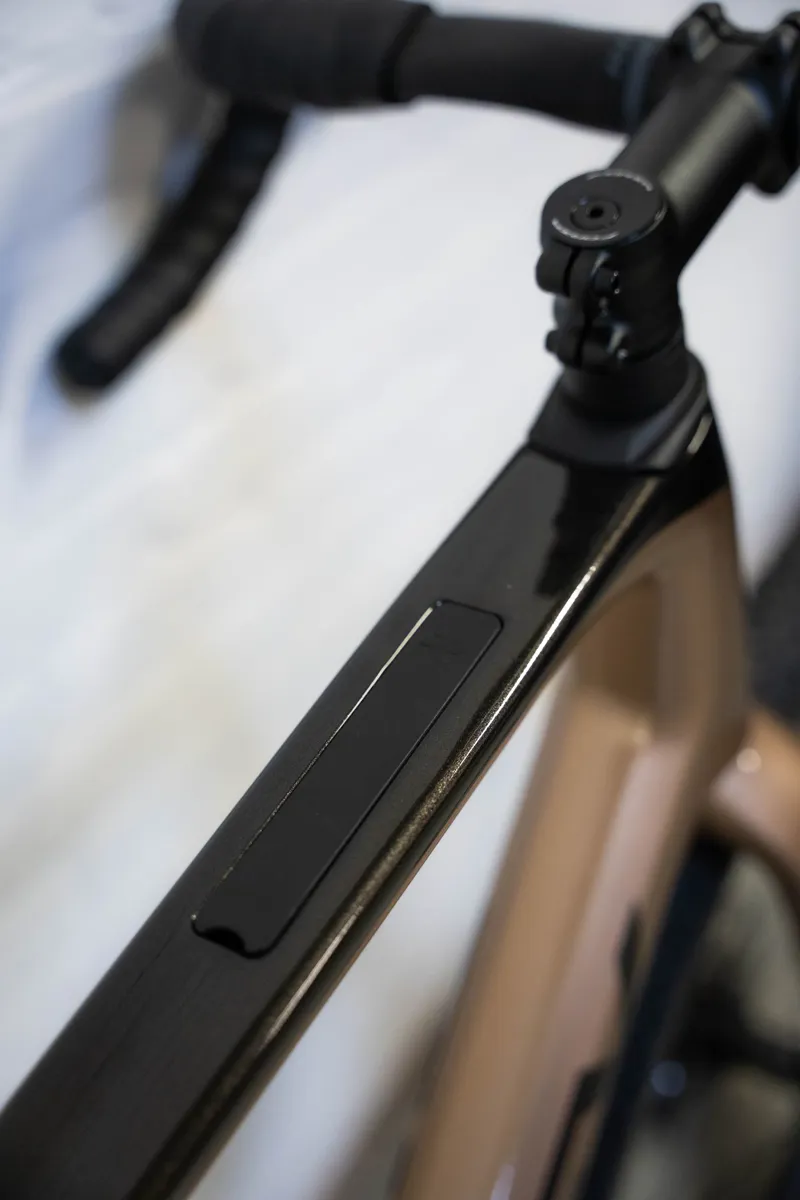 Kanzo Adventure Shimano GRX600 1x12 in Desert Dune Metallic and Black-5