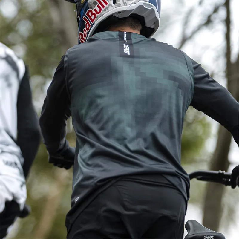 Leatt Gravity 1.0 MTB Ride Kit in Szymon Godziek-13