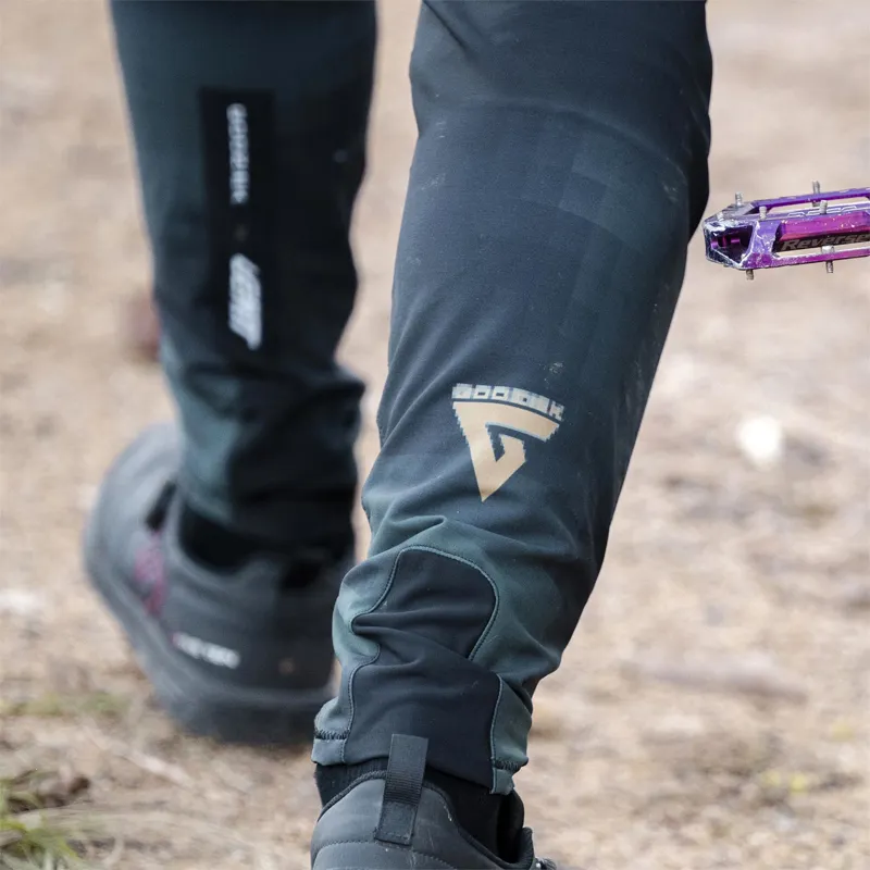 Leatt Gravity 1.0 MTB Ride Kit in Szymon Godziek-7