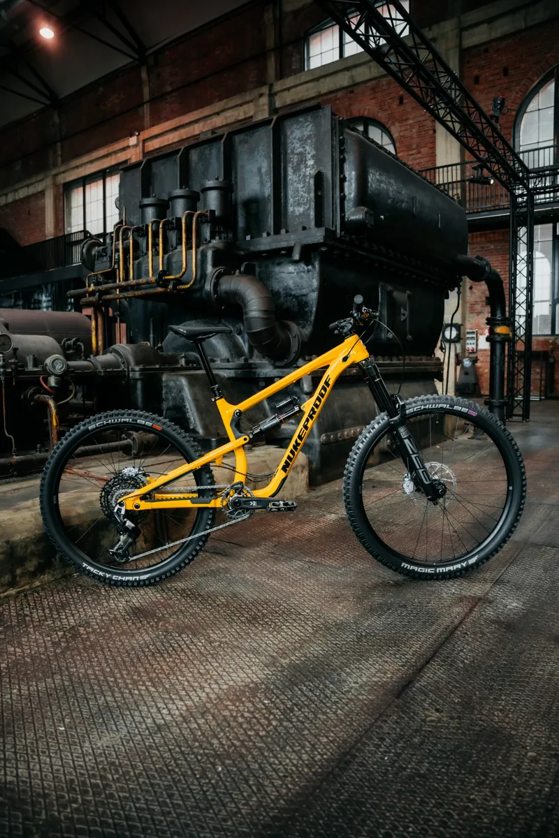 Nukeproof Mega 297 290 Alloy Pro MEA01Bs in Yellow-1