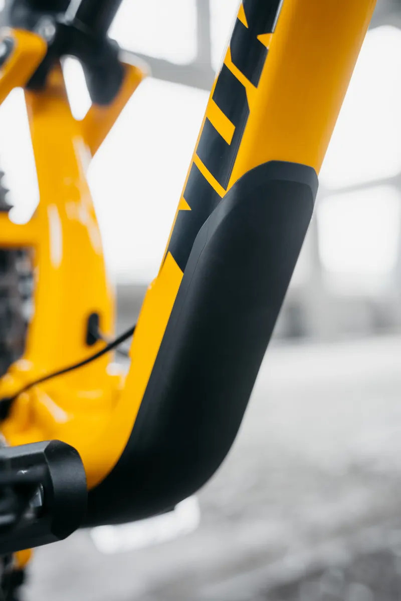 NUKEPROOF Reactor 290 Alloy Pro Eagle90 in Yellow-4
