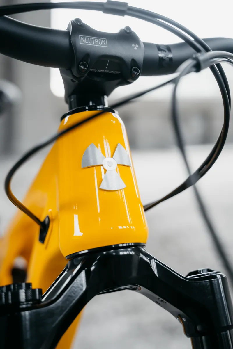 NUKEPROOF Reactor 290 Alloy Pro Eagle90 in Yellow-9