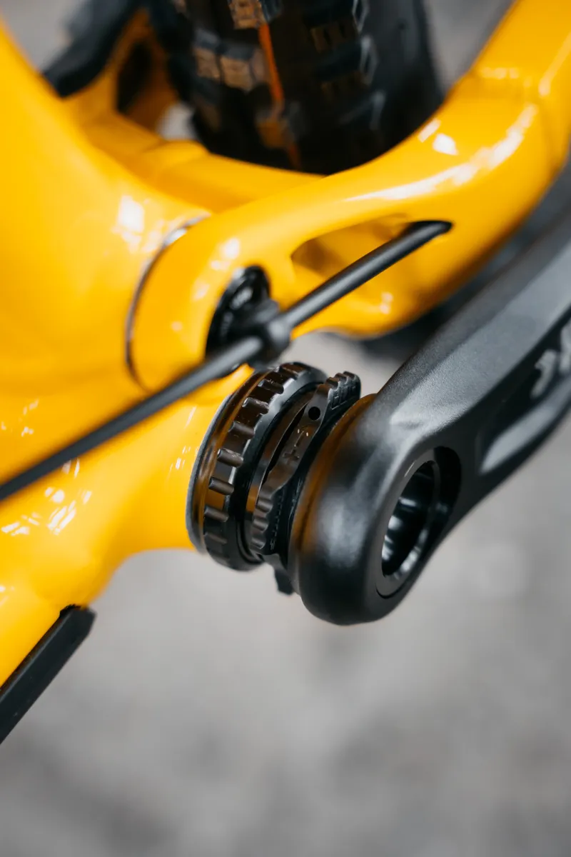 NUKEPROOF Reactor 290 Alloy Pro Eagle90 in Yellow-11