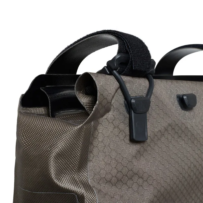 ORTLIEB Frame-Pack RC Toptube 3L in Dark Sand-2