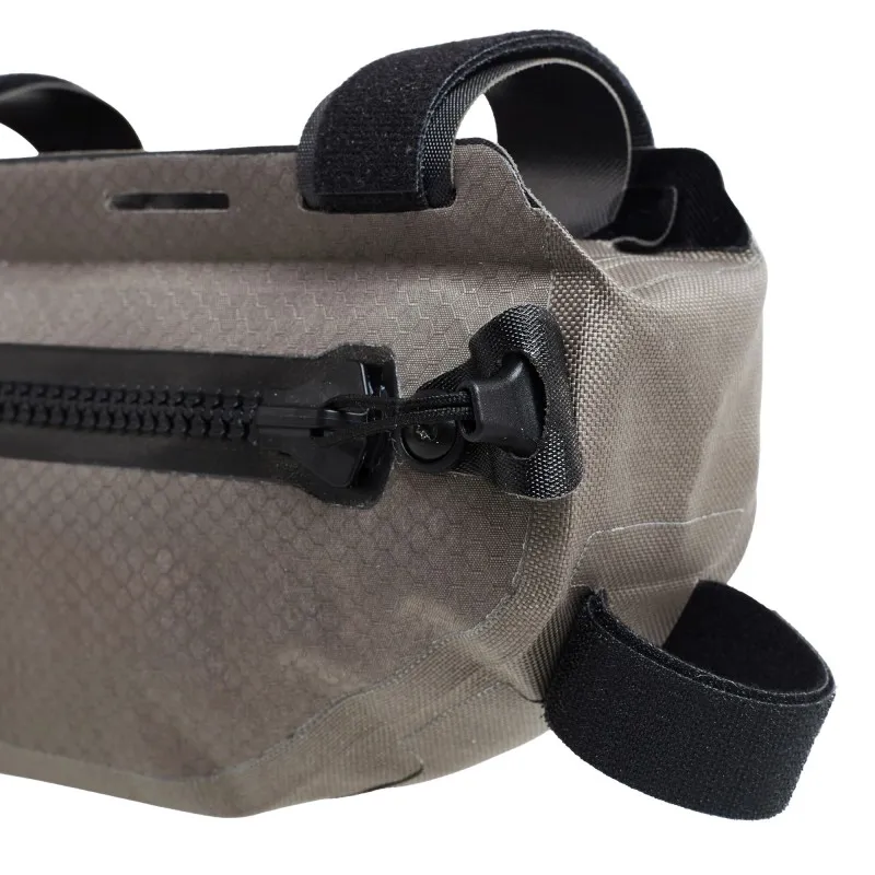 ORTLIEB Frame-Pack Toptube 3L in Dark Sand-3