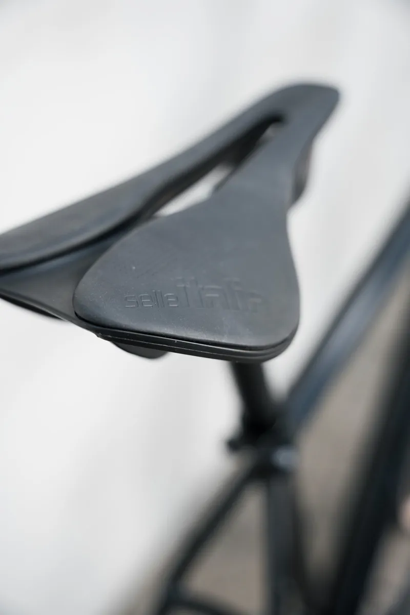 Ridley Kalazy Drop Bar in Black - Shimano Sora 2x9 Mecanical Disc brake-5