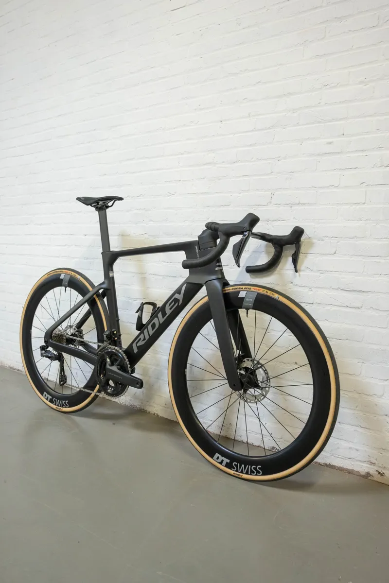 Ridley Noah Fast 3.0 in Black - Shimano Ultegra DI2 2x12sp-1